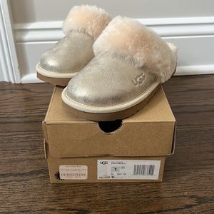 COPY - UGG girls metallic Cozy II slipper gold; never worn in box